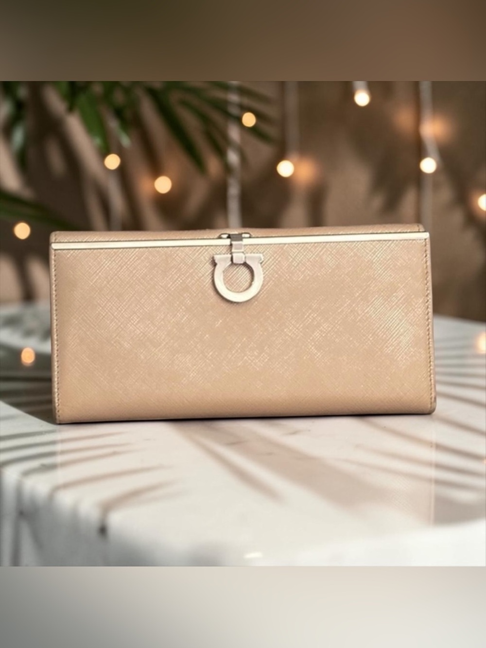 ✨SALVATORE FERRAGAMO✨Tan Leather Gancini Clasp Continental Wallet w/COA/EUC